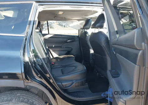 2021 Toyota Highlander Xle z USA, uszkodzony, nr VIN 5TDGZRBH5MS108953